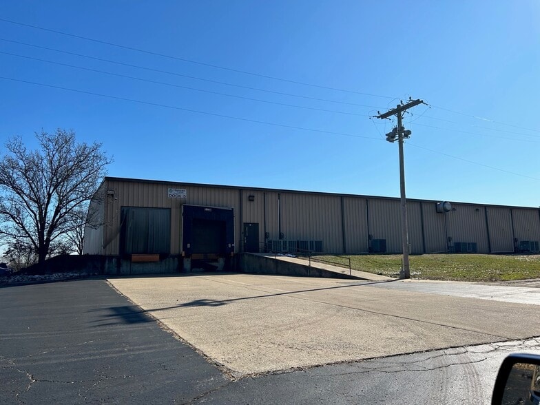 Primary Photo Of 901 S 1st St, Princeton Manufacturing For Lease