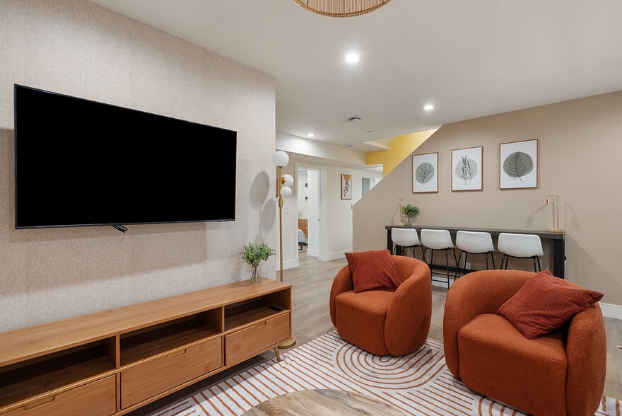 More Photos Of 1341 N Mariposa Ave, Los Angeles Apartments For Sale