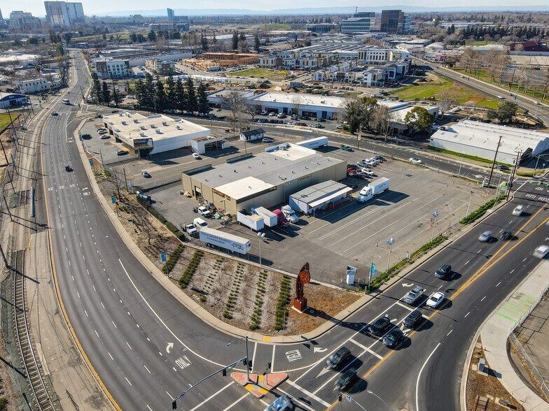 More Photos Of 1450 Richards Blvd, Sacramento Auto Dealership For Sale