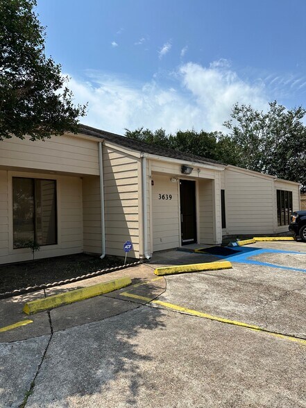 More Photos Of 3639 Glenn Lakes Ln, Missouri City Office For Lease