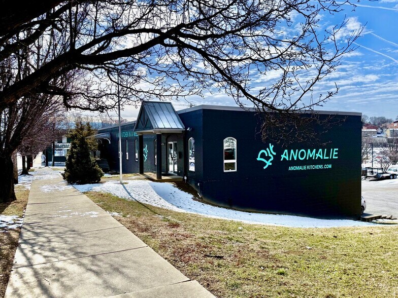 More Photos Of 624 S Prince St, Lancaster Flex For Sale