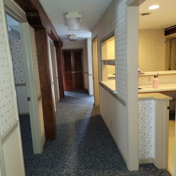 More Photos Of 600 Main St, Riverton Office For Sale