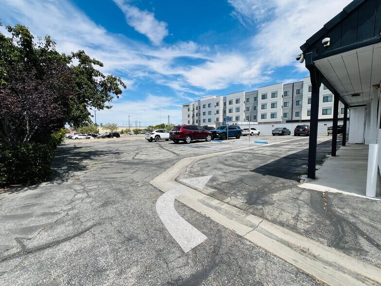 More Photos Of 867 W Lancaster Blvd, Lancaster Medical For Lease