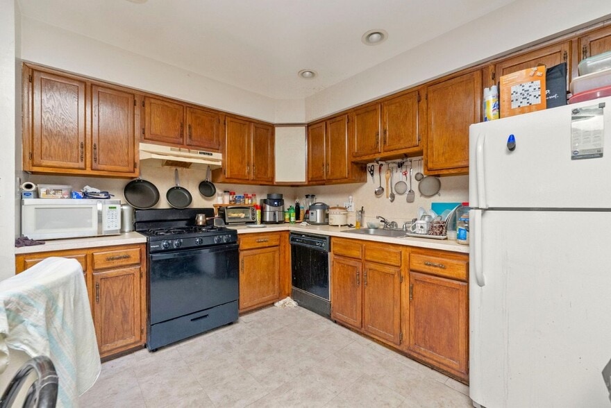 More Photos Of 283 Belmont Ave, Haledon Storefront Retail Residential For Sale