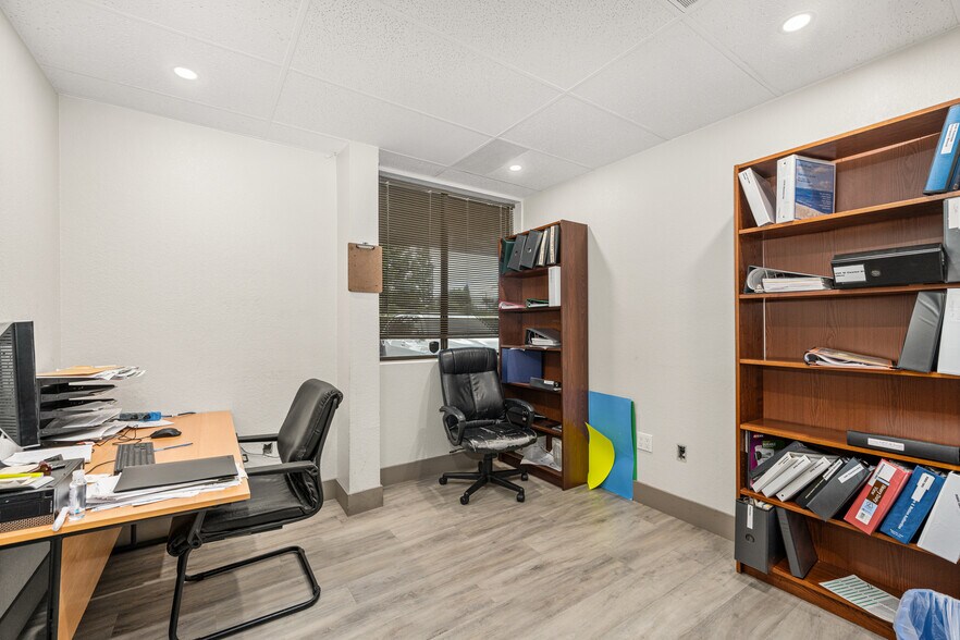 More Photos Of 2107 N Broadway, Santa Ana Loft Creative Space For Sale