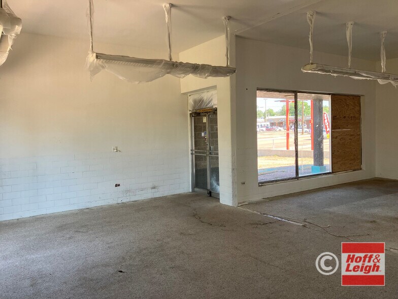 More Photos Of 355 Main St, Colorado Springs Freestanding For Lease