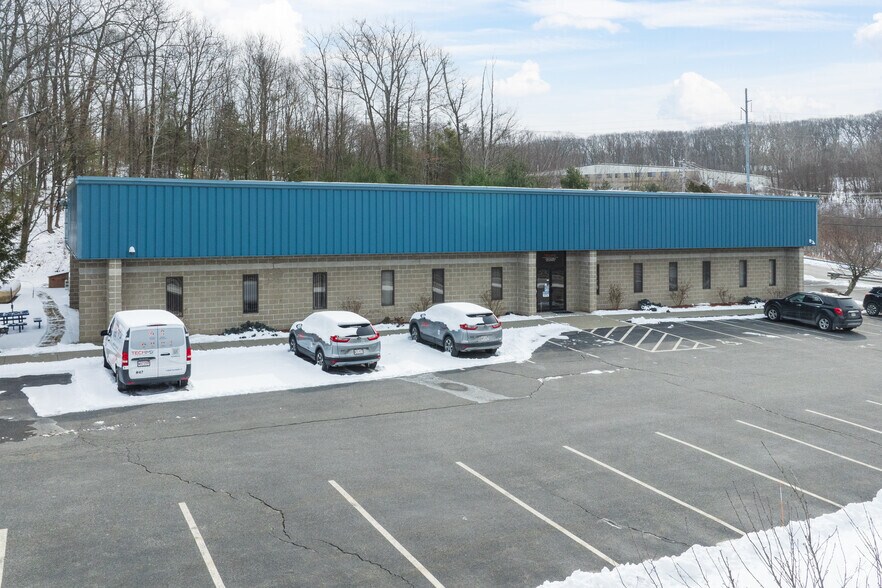 More Photos Of 1 Westec Dr, Auburn Light Manufacturing For Lease