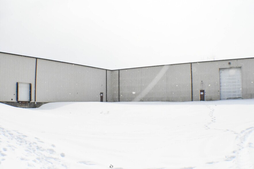 More Photos Of 3000 S 1st St, Clinton Manufacturing For Sale