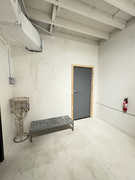 More Photos Of 166A 22nd St, Brooklyn Storefront Retail Office For Lease