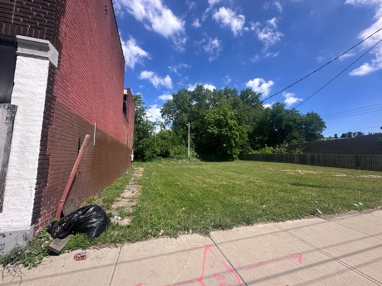 More Photos Of 741 E 99th St, Cleveland Flex For Sale