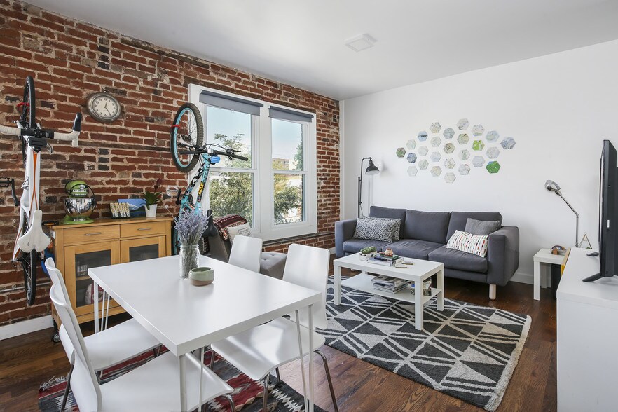 27142716 Welton St, Denver, CO 80205 Storefront Retail Residential