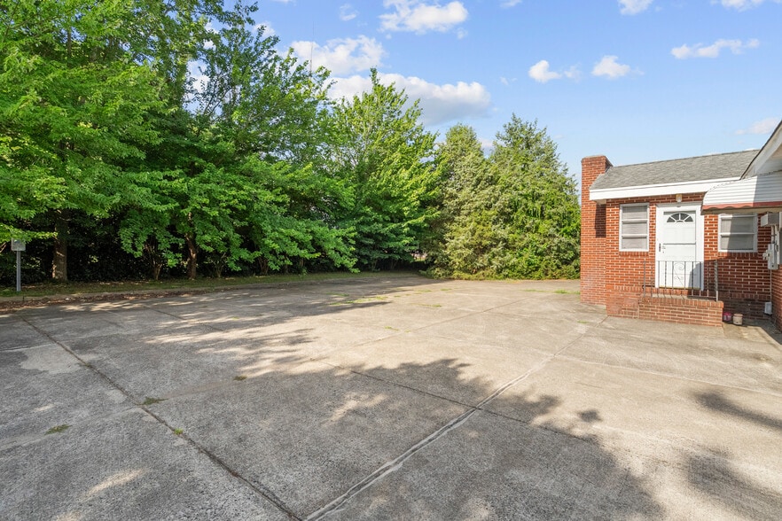 More Photos Of 6041 Indian River Rd, Virginia Beach Office Residential For Sale
