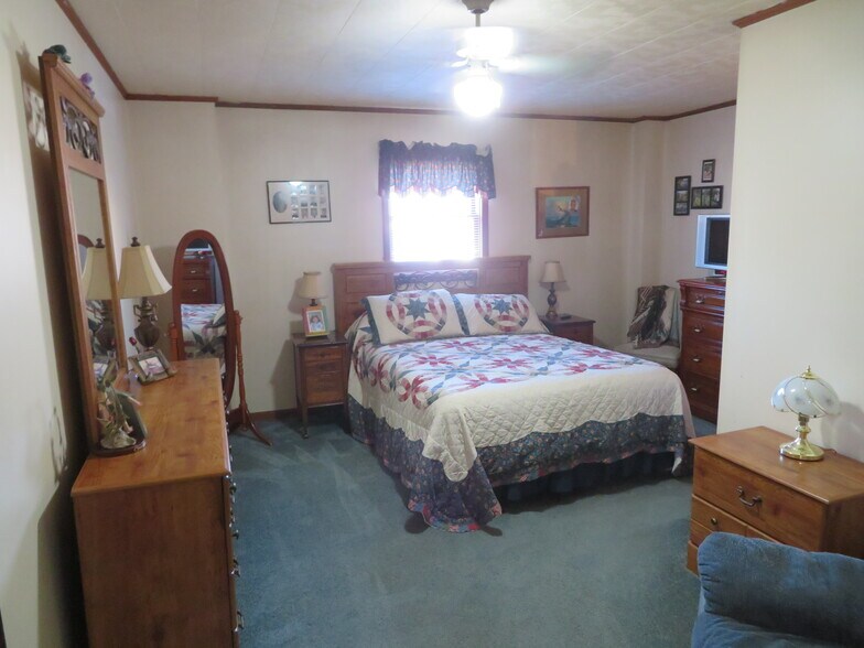 More Photos Of 113 S Graham St, Sardinia Warehouse For Sale
