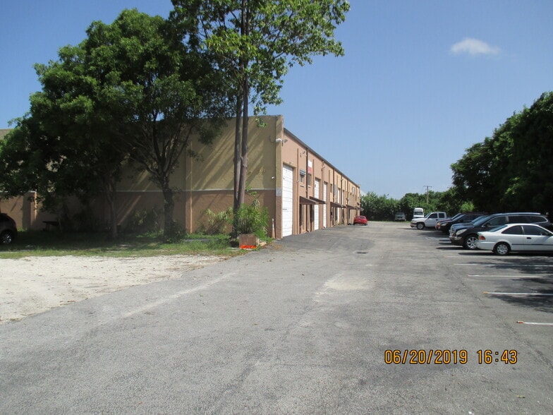 More Photos Of 12584-12598 SW 128th St, Miami Unknown For Lease
