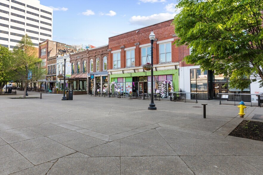 More Photos Of 16-20 Market Sq, Knoxville Apartments For Sale