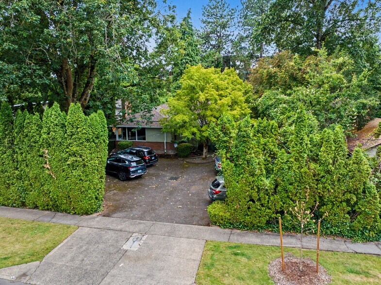 More Photos Of 10423 SE 23RD Ave, Portland Medical For Sale