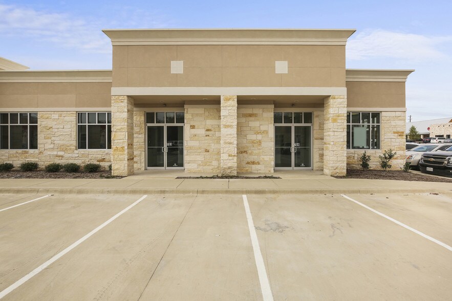 More Photos Of 3900 S Stonebridge Dr, McKinney Medical For Lease