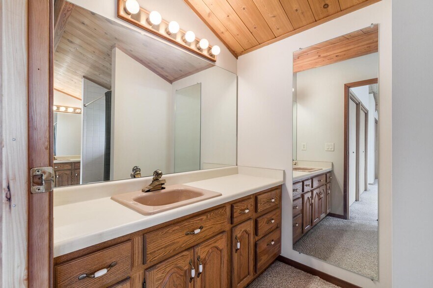 More Photos Of 590 Orchard St, Golden Office Residential For Sale