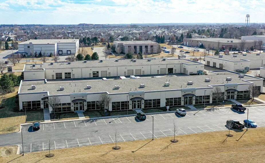 More Photos Of 9522 58th Pl, Kenosha Showroom For Lease