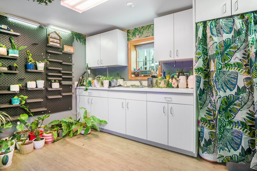 More Photos Of 34 White St, Fredonia Office For Sale