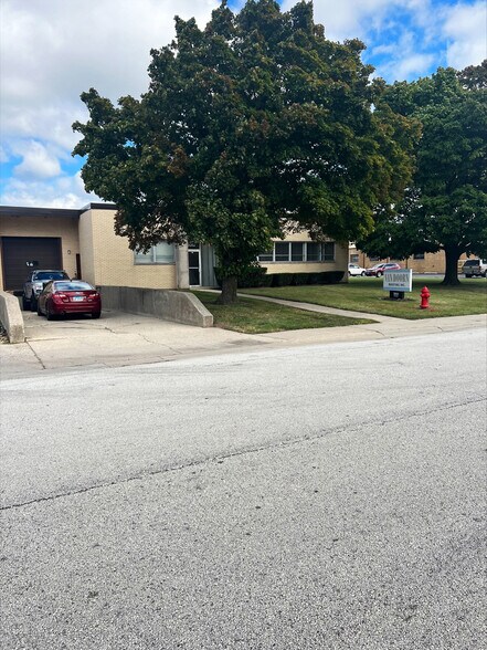 More Photos Of 2082 Estes Ave, Elk Grove Village Warehouse For Sale