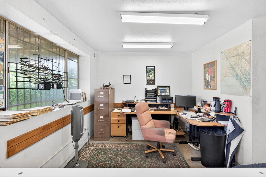 More Photos Of 652 E Lockeford St, Lodi Auto Repair For Sale