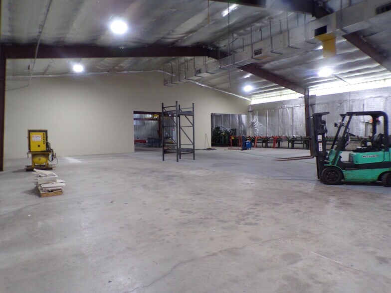 More Photos Of 4763 Drane Field Rd, Lakeland Warehouse For Lease