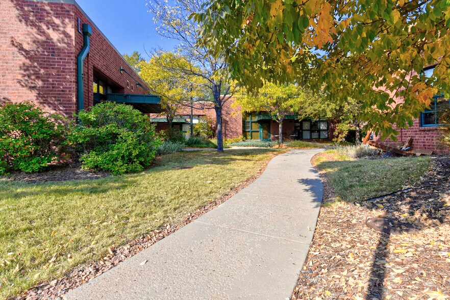 More Photos Of 88 Inverness Cir E, Englewood Medical For Sale