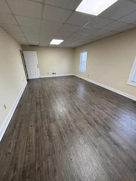 More Photos Of 1249 Mall Dr, North Chesterfield Medical For Lease