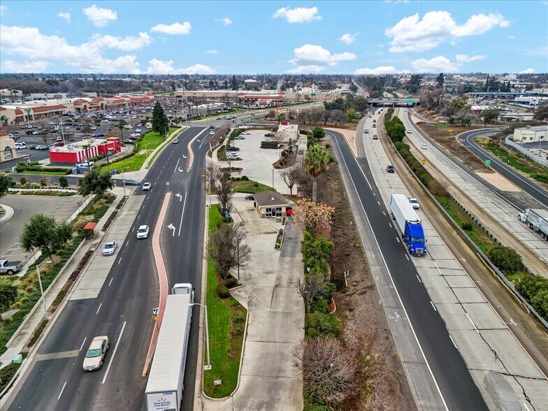 More Photos Of 1720 E Noble Ave, Visalia Fast Food For Sale