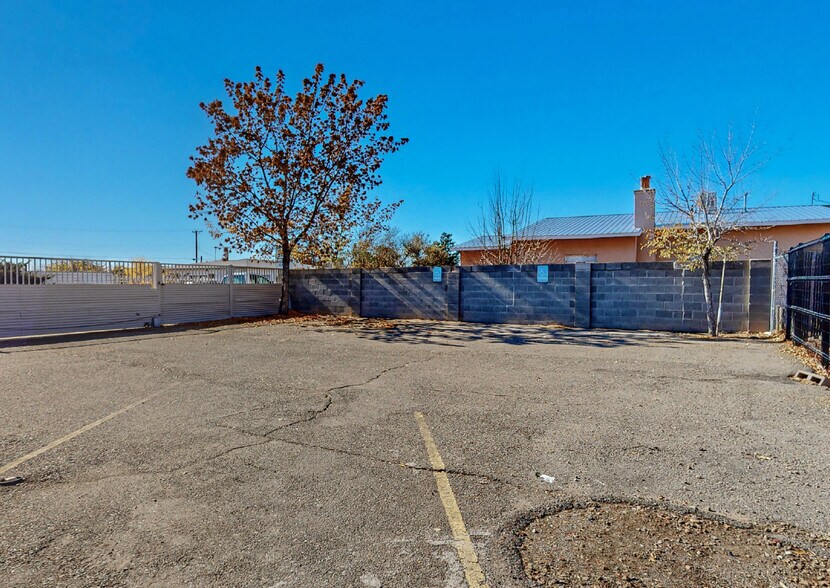 More Photos Of 5717 Edith Btm NW, Albuquerque Office For Sale