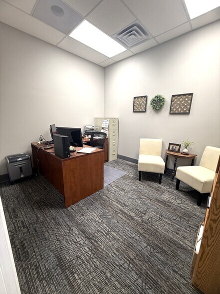 More Photos Of 125 Winchester Dr, Sedalia Office For Lease