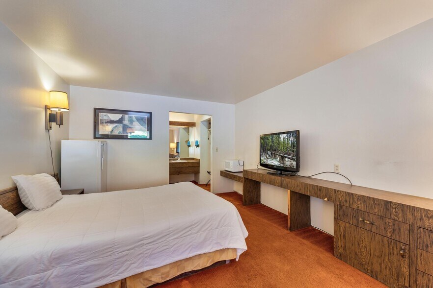 More Photos Of 485 S 100 W, Milford Hotel For Sale