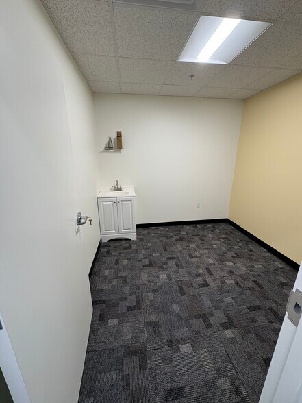 More Photos Of 40 York Rd, Towson Medical For Sale