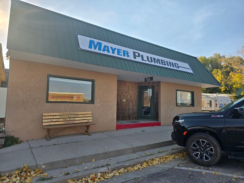 More Photos Of 47 N 6th St, Custer Flex For Sale