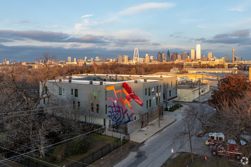 Primary Photo Of 707 W Commerce St, Dallas Apartments For Sale