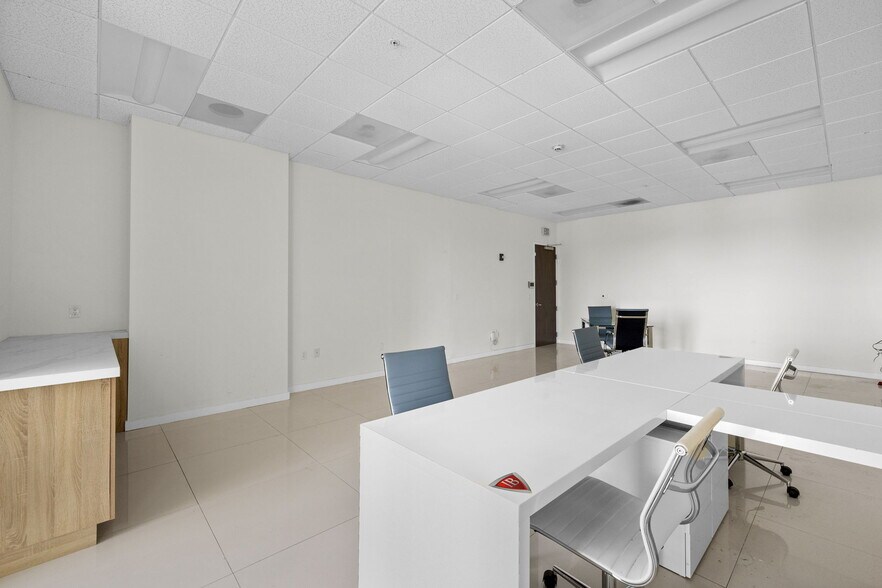 More Photos Of 20200 W Dixie Hwy, Aventura Medical For Sale