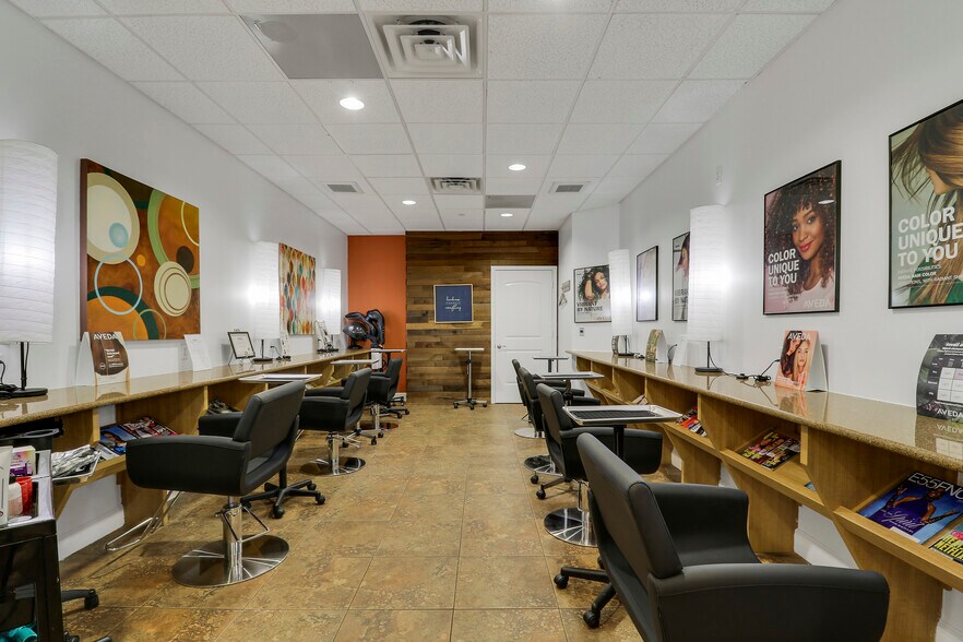 More Photos Of 266 NW Peacock Blvd, Port Saint Lucie Medical For Sale