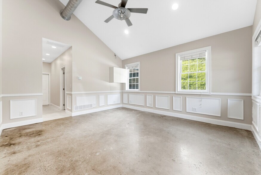 More Photos Of 351 Scotts Run Rd, Maidsville Office Residential For Lease