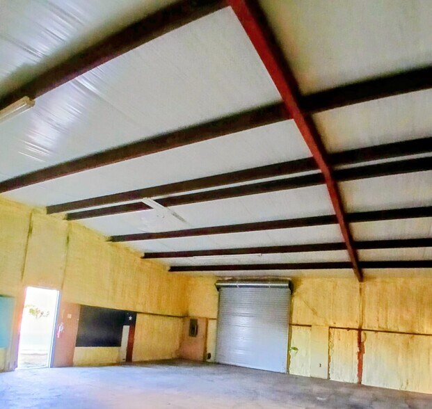 More Photos Of 8753 N State Highway 16, Poteet Warehouse For Sale