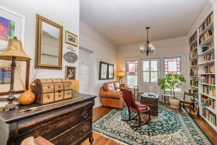 More Photos Of 252 Seavy St, Senoia Hospitality For Sale