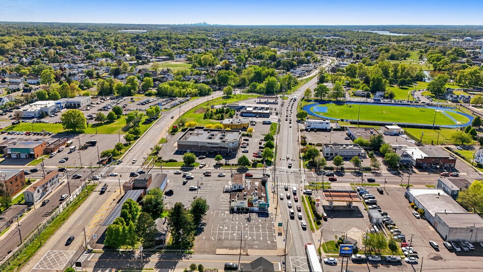More Photos Of 631 High St, Burlington Freestanding For Sale