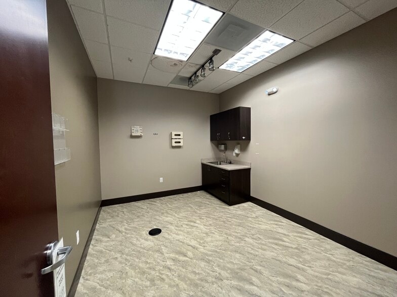 More Photos Of 9104 Falls Of Neuse Rd, Raleigh Medical For Sale