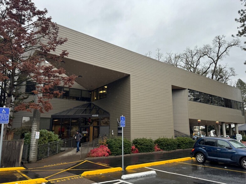 More Photos Of 488 E 11th Ave, Eugene Office For Lease