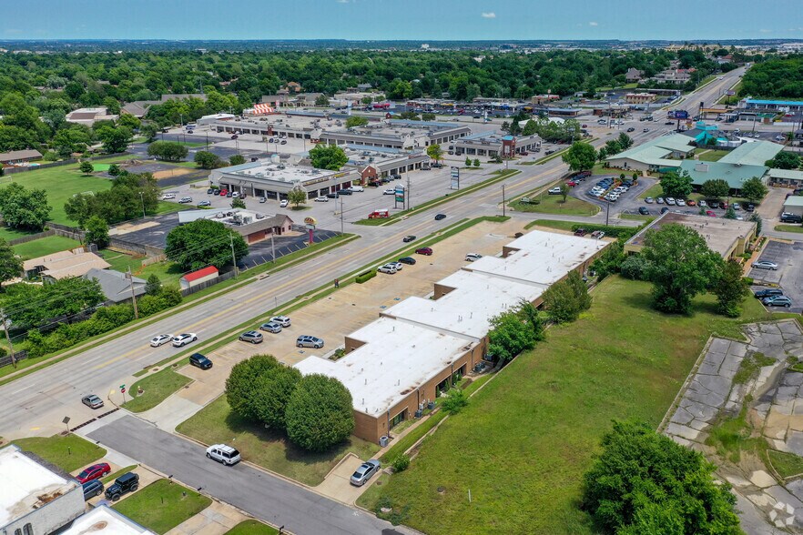 More Photos Of 6114-6116 E 61st St, Tulsa Medical For Lease