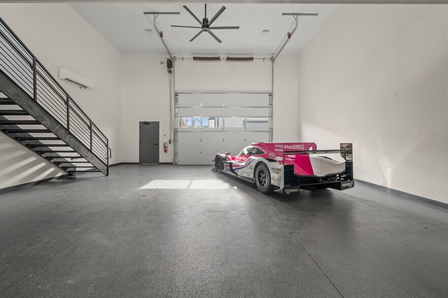 More Photos Of 4477 34th Ave, Cincinnati Self Storage For Sale