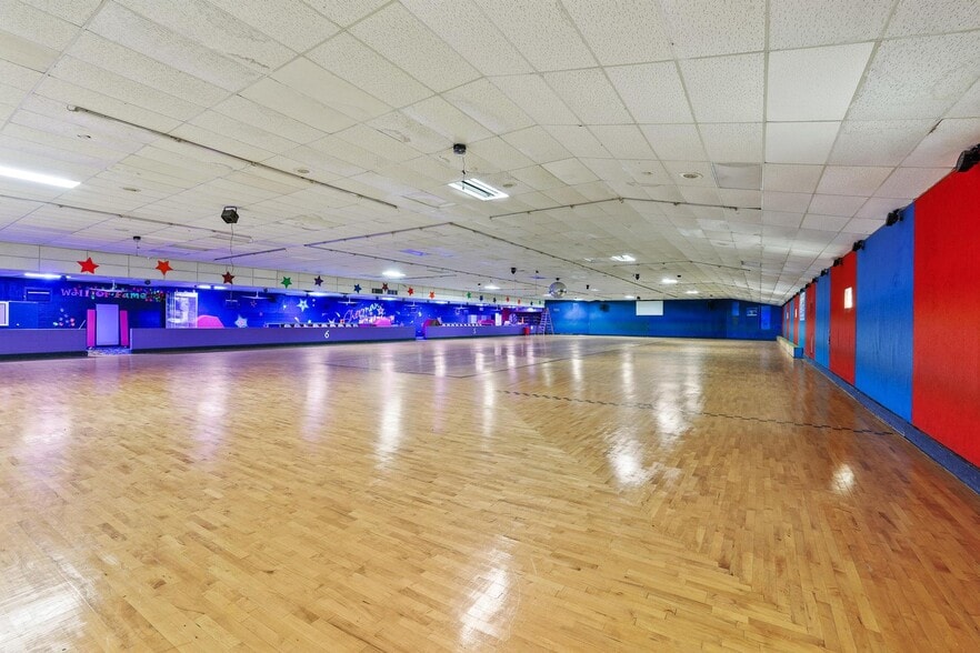More Photos Of 3100 Versaille Dr, Sherman Skating Rink For Sale
