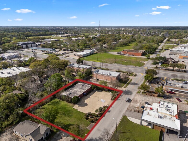 More Photos Of 125 E Galveston St, League City Freestanding For Sale