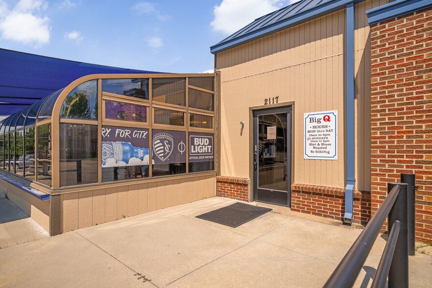 More Photos Of 2117 S 34th St, Kansas City Restaurant For Sale