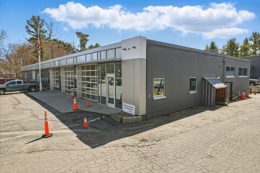 More Photos Of 145 Union St, Holbrook Warehouse For Lease